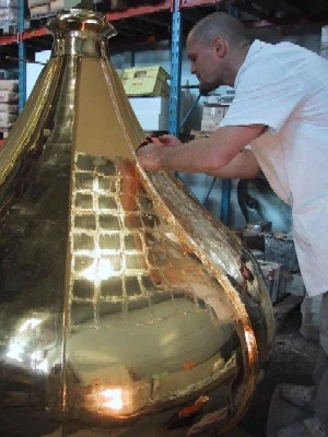 Re-gilding of a cupola in 2004
Photo by: HOS
